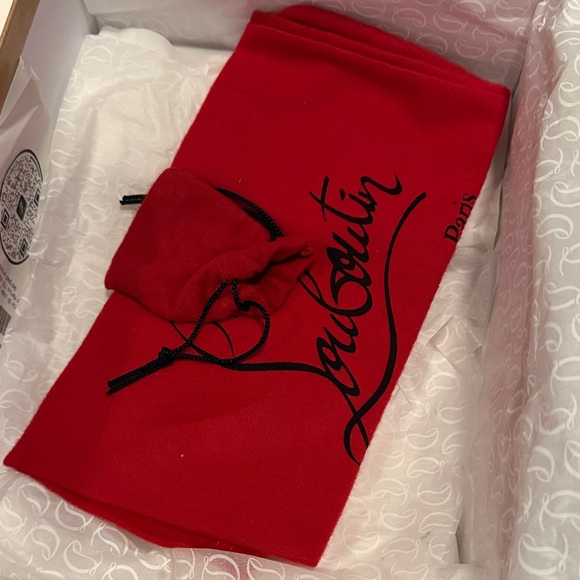 Christian Louboutin New Very Prive Pump - Picture 5 of 5